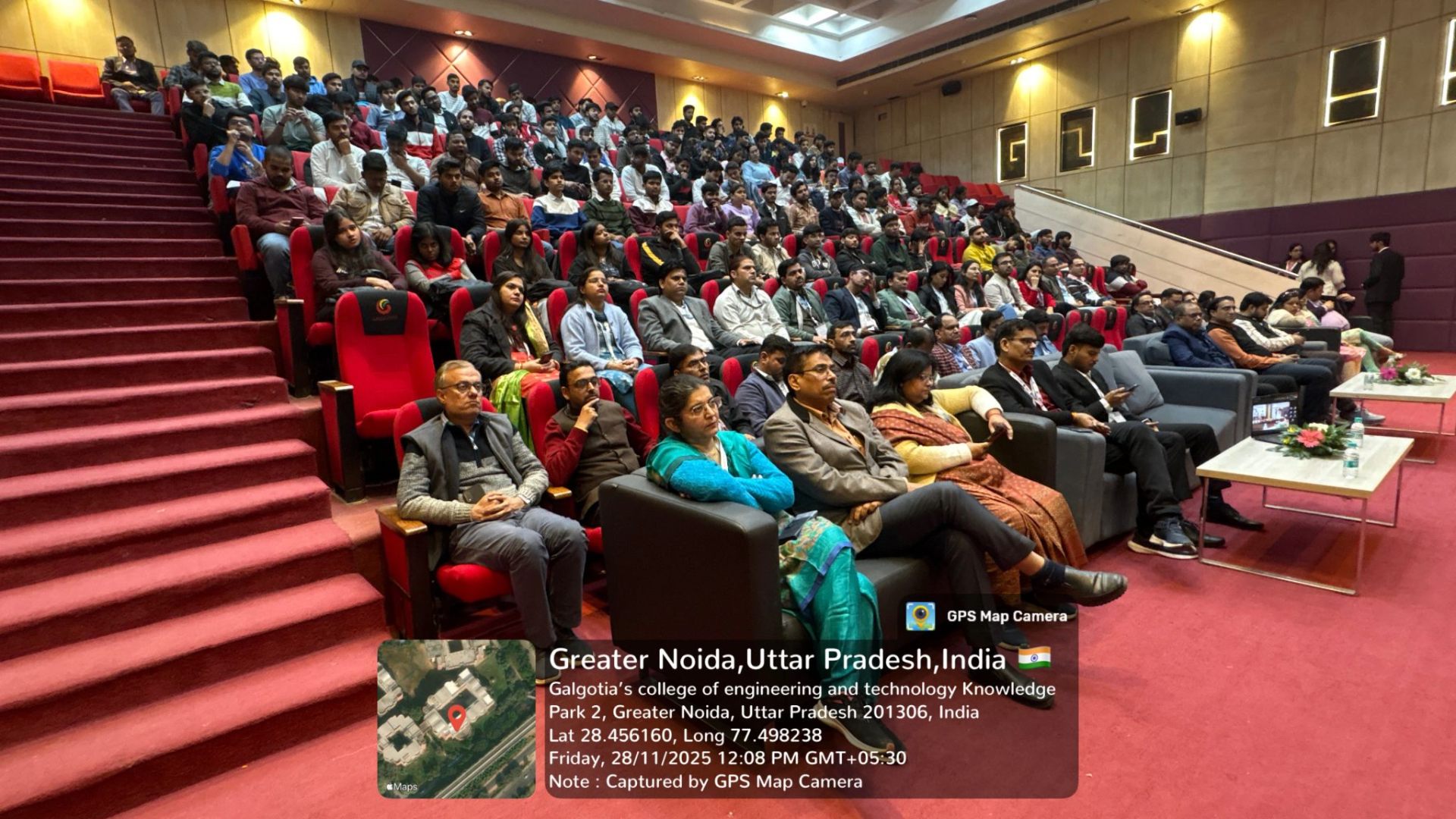 I3CSET‑2025 — Packed delegate hall of students, researchers and faculty at Galgotias College, Greater Noida.