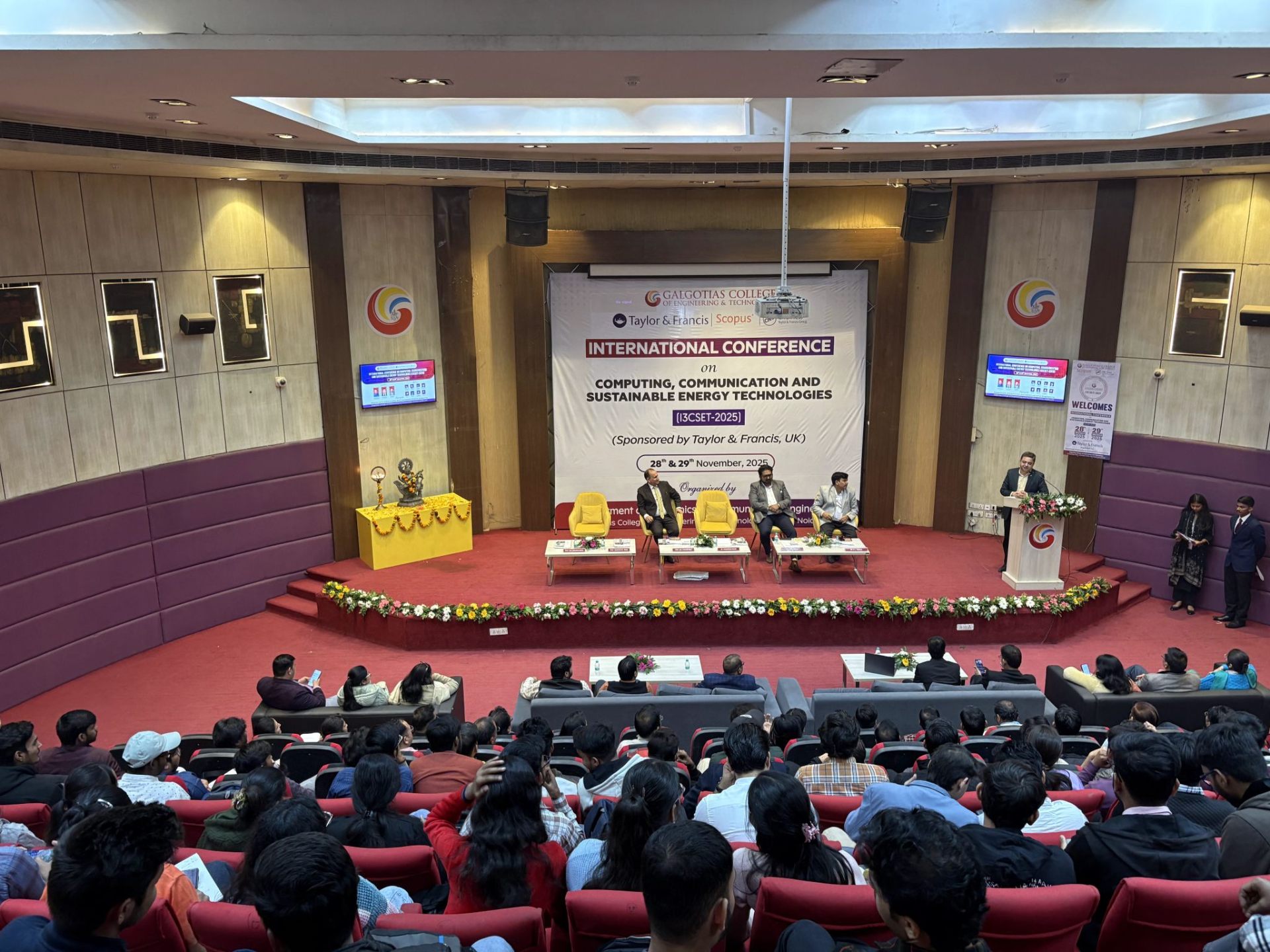 i3CSET Conference Stage